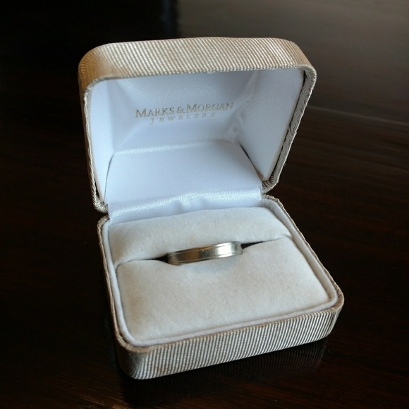 Mens wedding band - Picture 1 of 4